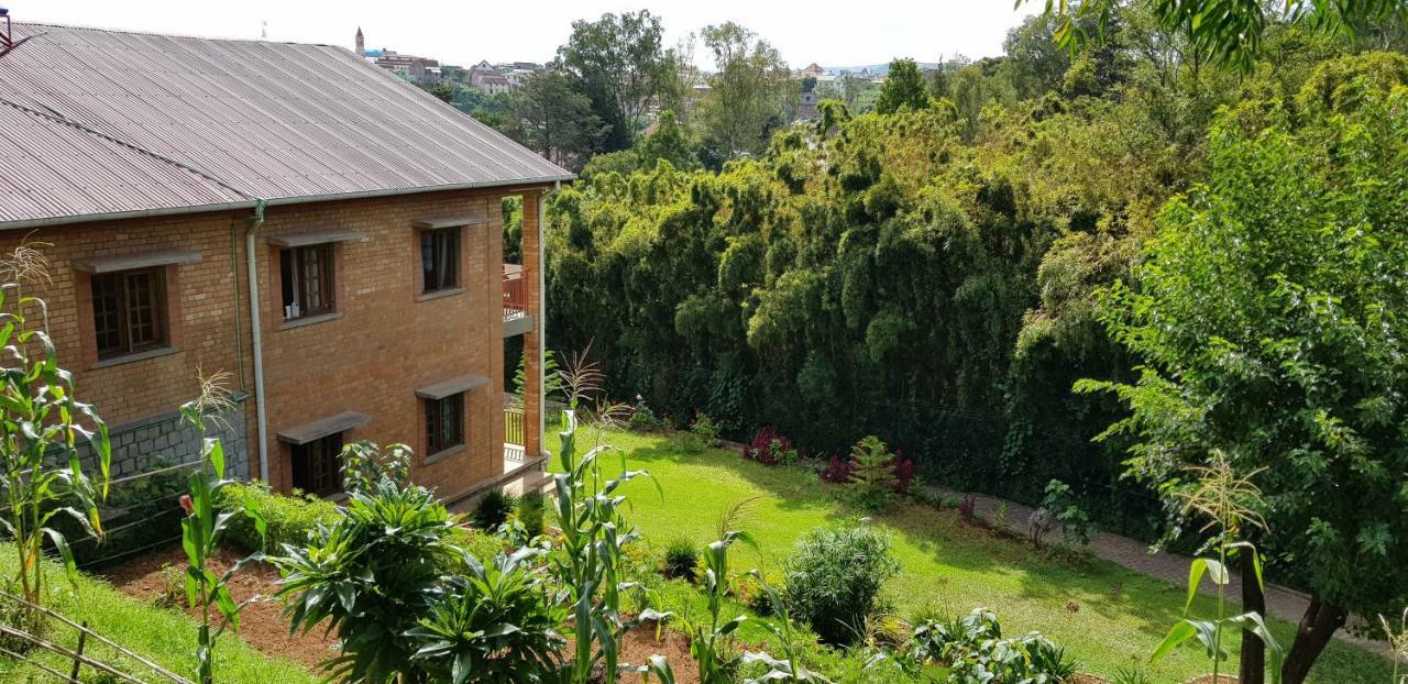 Lovasoa 4C Hotel Antsirabe Exterior photo